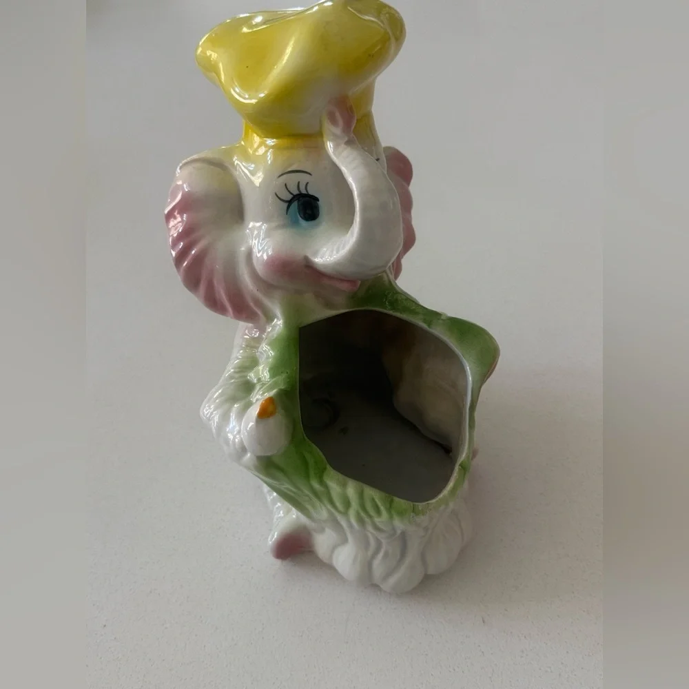 Vtg 1960s kitsch Ceramic Anthropomorphic Baby Chef Elephant Planter‎ Yellow 8.5”